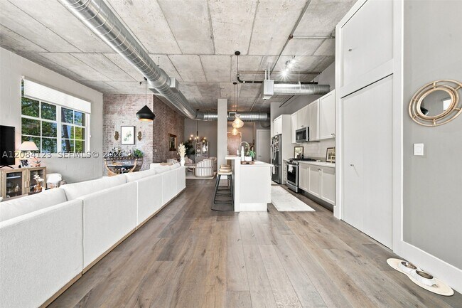 Foto del edificio - 410 NW 1st Ave
