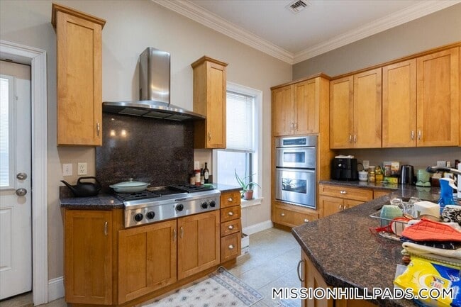 Building Photo - 7 Worthington St