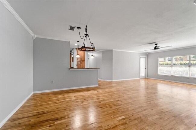 Building Photo - 833 Normandy Trace Rd