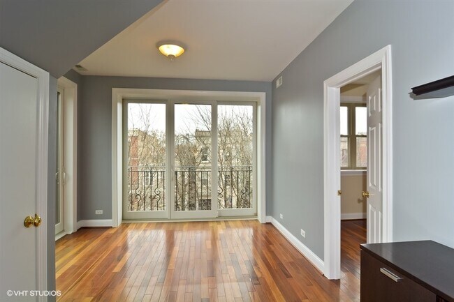 Foto del edificio - 1540 N Claremont Ave