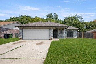Building Photo - 917 Fiero Dr