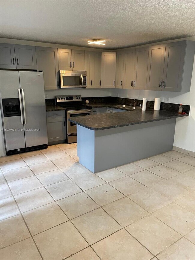 Foto del edificio - 2060 SW 90th Ave