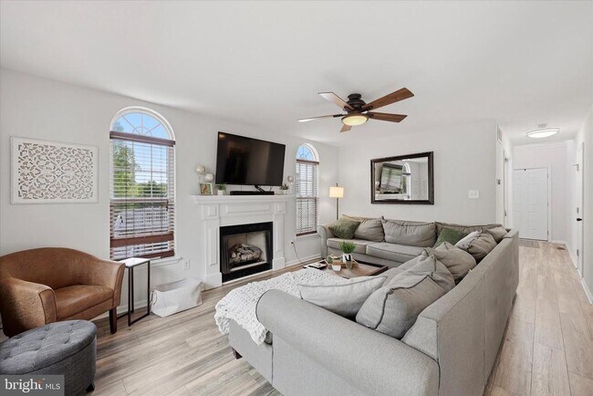 Foto del edificio - 12 Timbercrest Dr