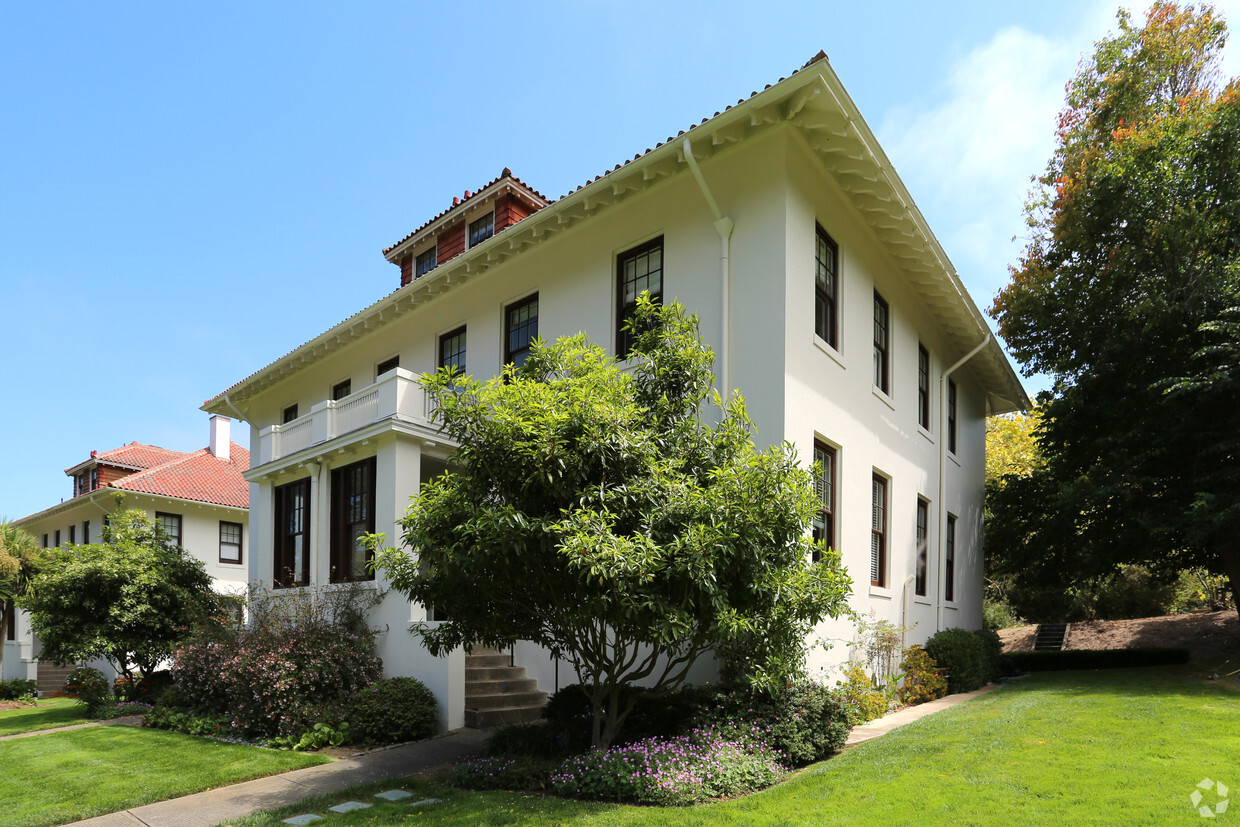 Primary Photo - The Presidio Residences