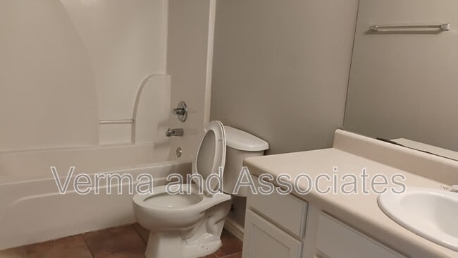 Building Photo - 281 Graystone Cir