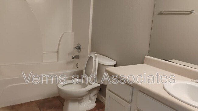 Foto del edificio - 281 Graystone Cir