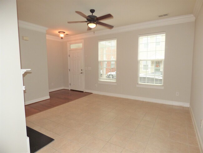 Foto del edificio - 21330 Pine St