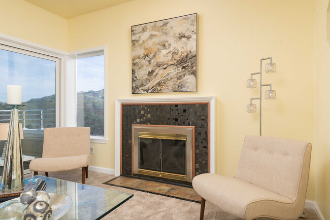 Building Photo - 523 Green Ridge Dr