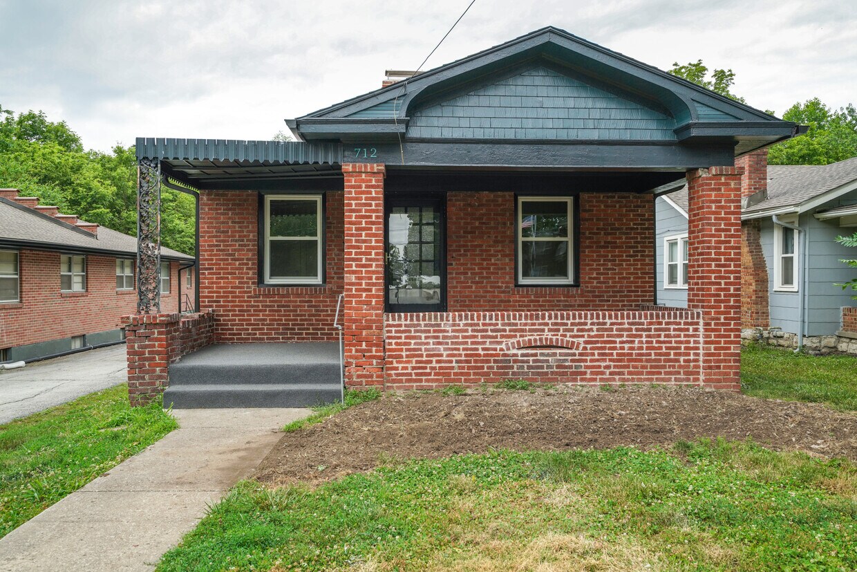 FULLY REMODELED - 712 S Main St