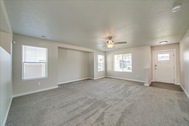 Building Photo - Two Story, Spacious Star Home!