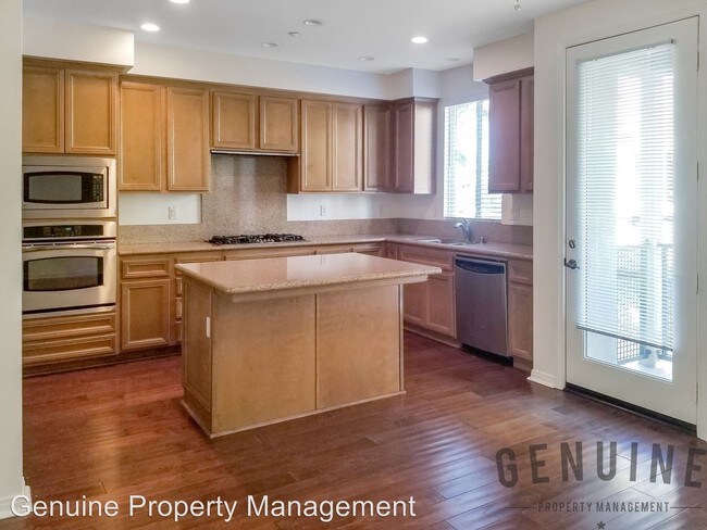 Building Photo - 3 br, 2.5 bath House - 4 Bluefin Court