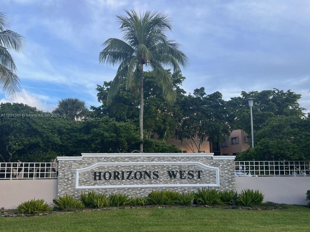 Foto principal - 8600 SW 133rd Avenue Rd