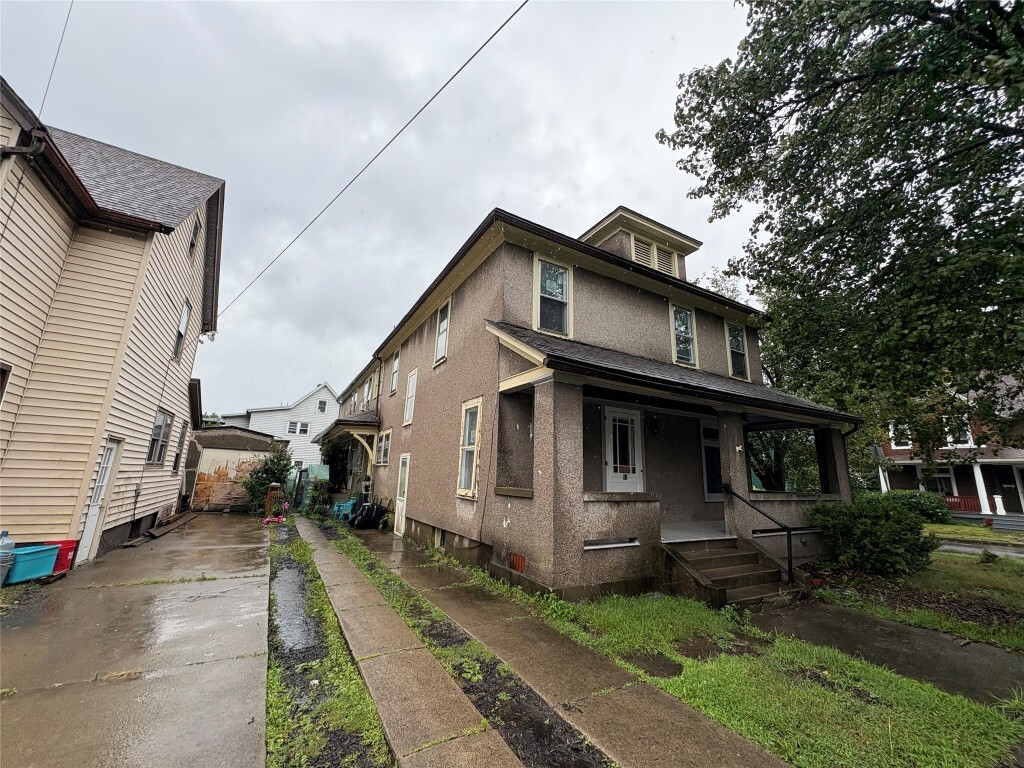 Primary Photo - 19 Field St