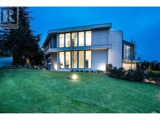 Building Photo - 4500 Canterbury Crescent