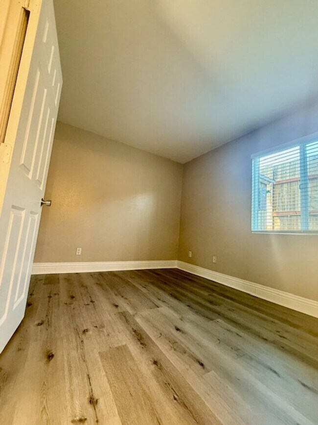 Foto del edificio - Cute 1 bedroom 1st floor condominium