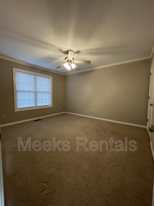 Foto del edificio - 1002 Fairway Gardens Dr