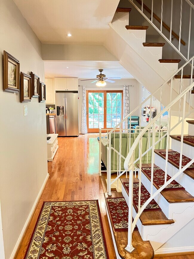 9425 Park Hunt Ct, Springfield, VA 22153 House Rental in Springfield