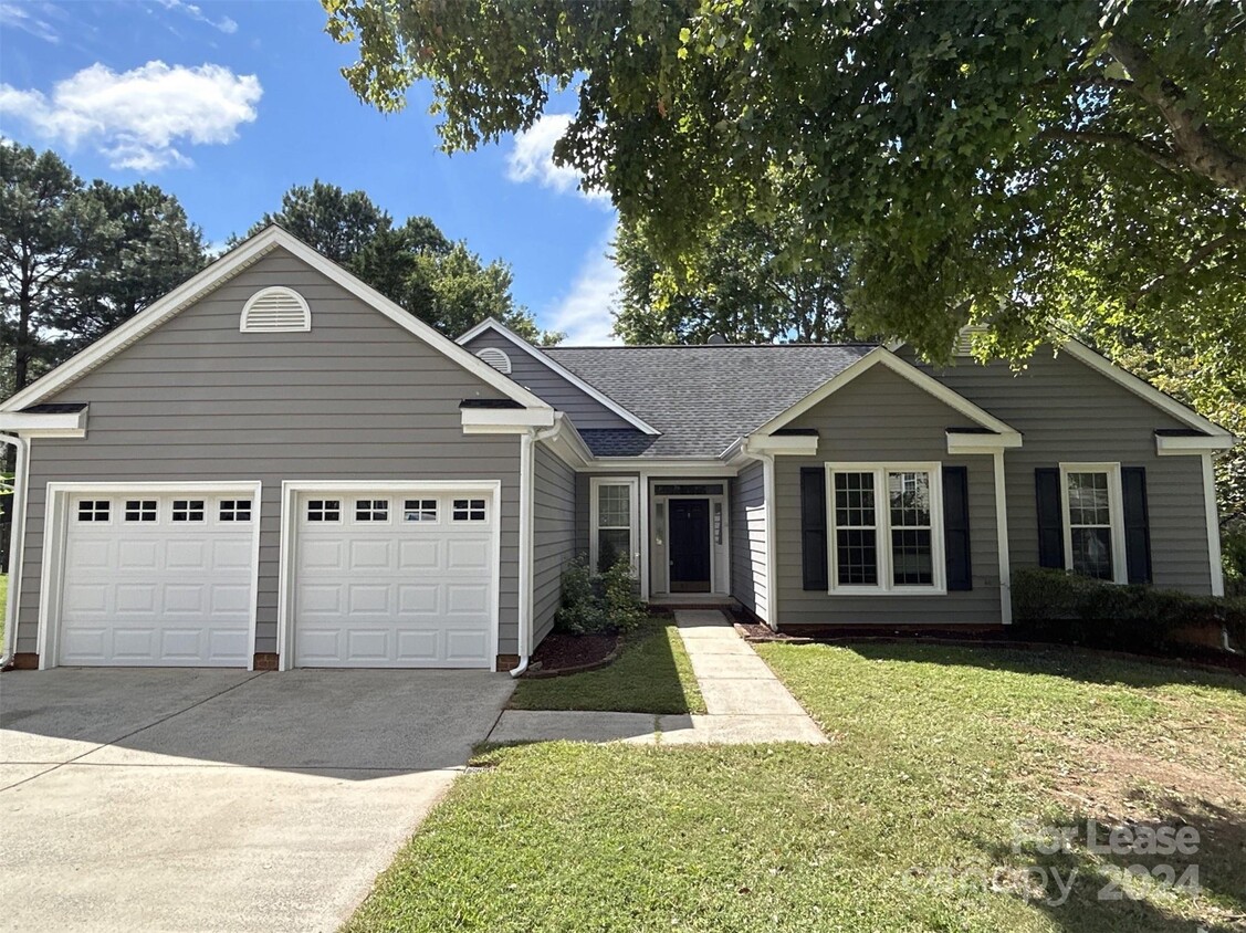 Foto principal - 9724 Little River Ct