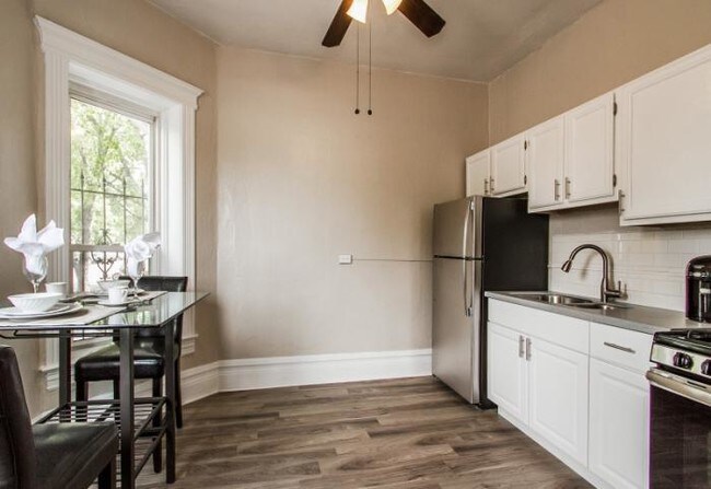 Foto del edificio - 2 bedroom in Denver CO 80218