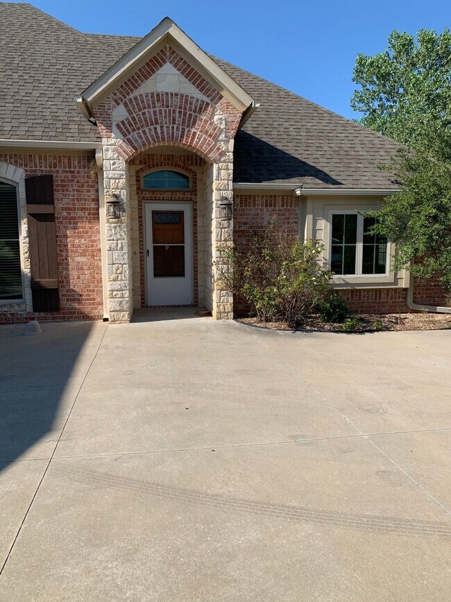 BEAUTIFUL HOME IN ROSE CREEK ADDITION House Rental in Ada, OK