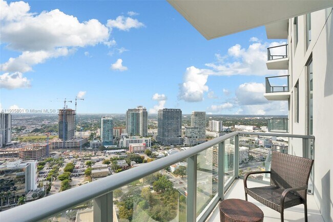 Foto del edificio - 501 NE 31st St