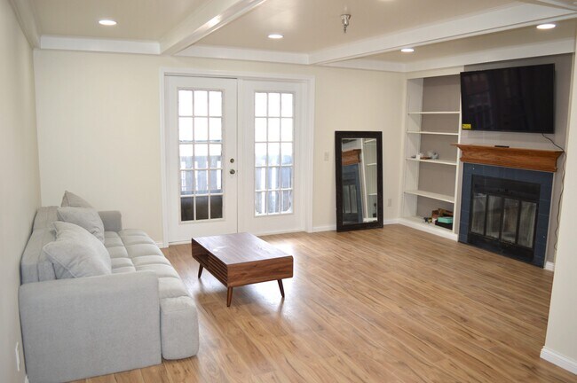 Foto del edificio - 328 N Allen St