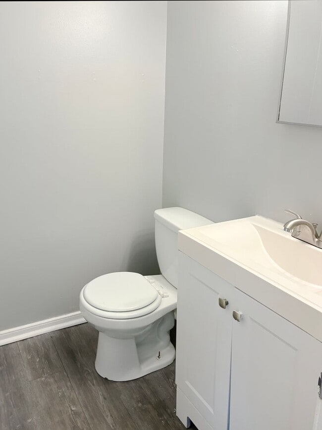 Building Photo - 3 Bedroom Northside Gem