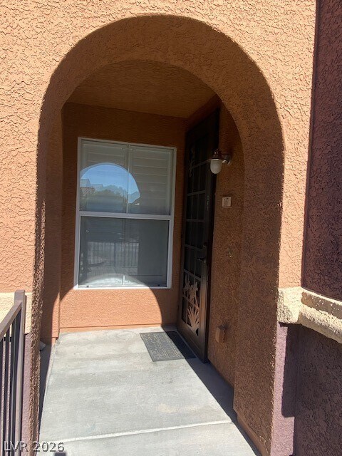 Building Photo - 3975 N Hualapai Way