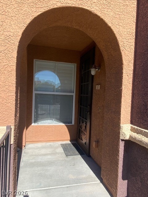 Building Photo - 3975 N Hualapai Way