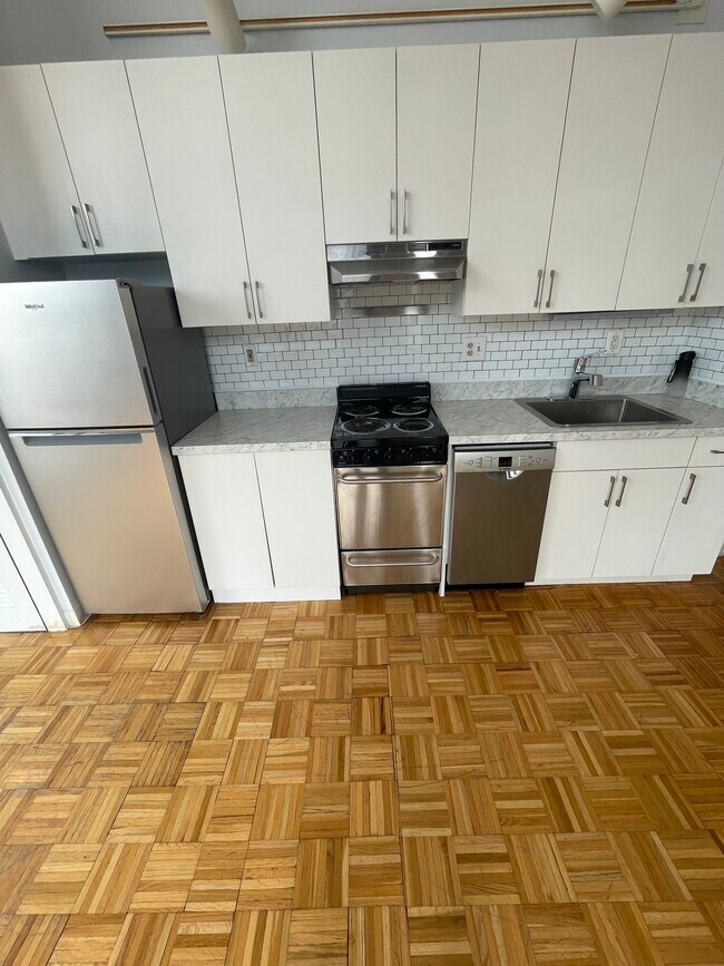 Foto del edificio - 102 Brookline Ave