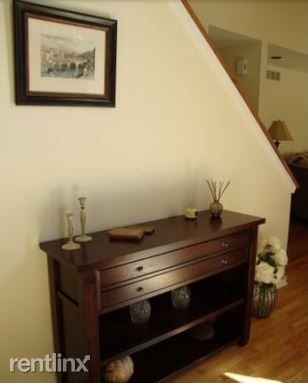 Foto del edificio - 943 Hunt Rd