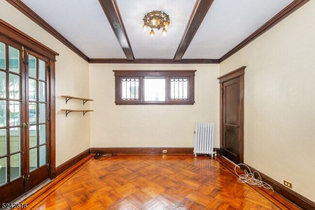 Foto del edificio - 46 Essex Ave