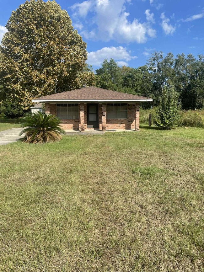 Building Photo - 2206 33rd Ave