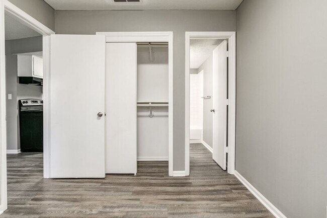 Foto del edificio - 3054 N 58th St