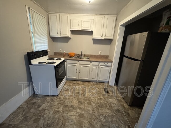 Photo - 1709 Crestview St House