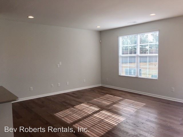 Foto del edificio - 3 br, 3.5 bath House - 807 New Derby Lane