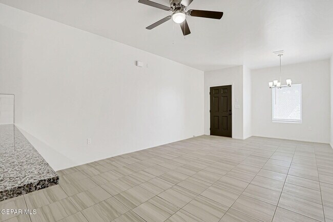 Foto del edificio - 8916 Norton St