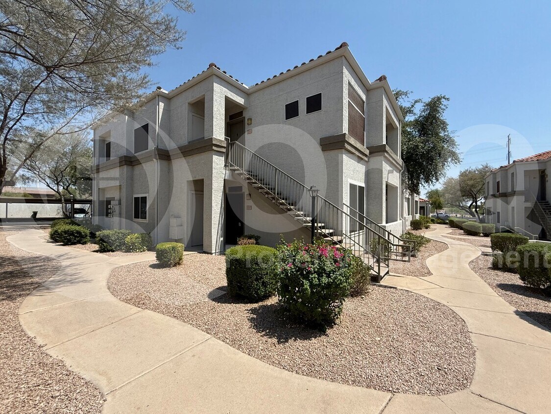Primary Photo - 11375 E Sahuaro Dr
