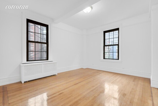 Building Photo - 30 E 68th St