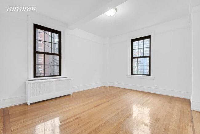 Building Photo - 30 E 68th St