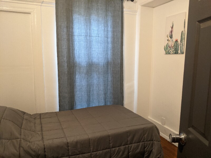 Foto principal - 934 S Lake St