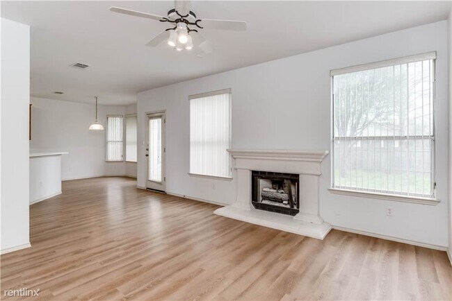 Building Photo - 4 br, 2.5 bath House - 13401 Tossa Ln