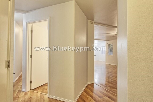 Building Photo - REDUCED $200 for 1st 3 Months- $1795! Main...