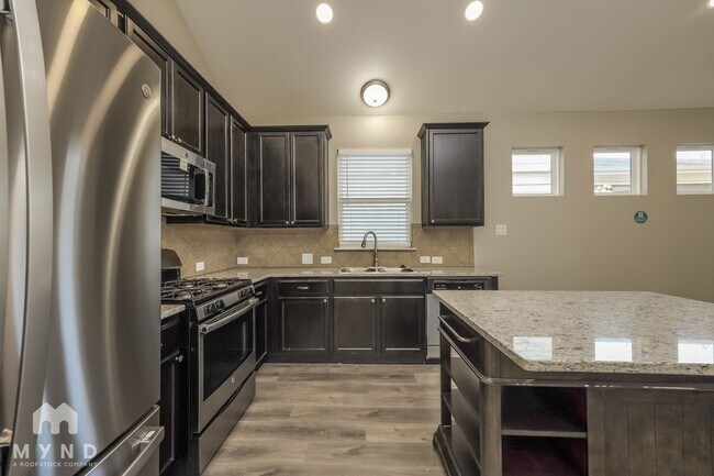 Building Photo - 15938 Cardinal Point