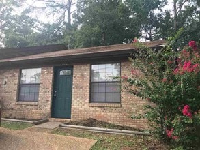 Building Photo - 2360 Hartsfield Way