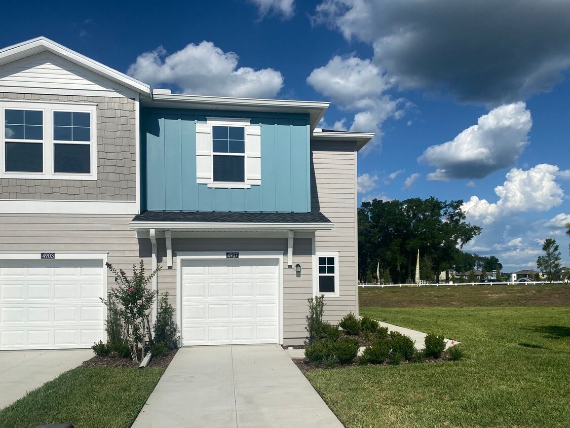 Primary Photo - New 3/2.5 End Unit Townhouse!