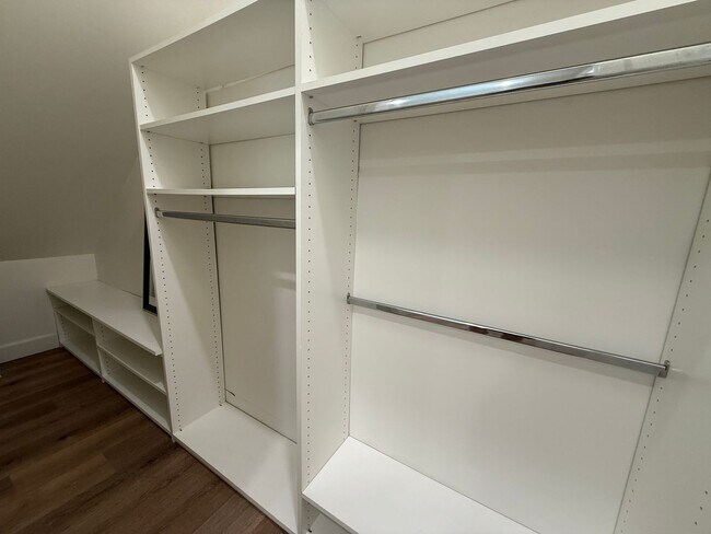 Foto del edificio - Beautiful 1-Bedroom Home with a Private Office Space and Modern Upgrades!