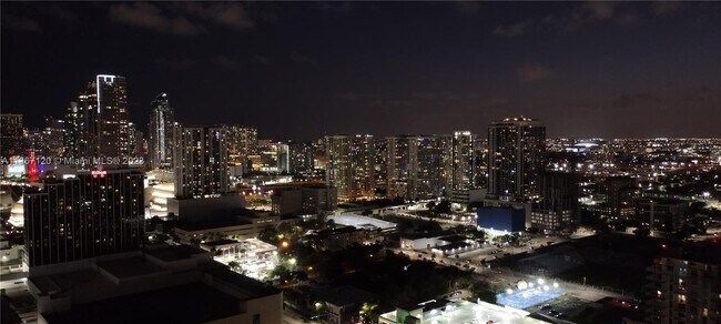 Foto del edificio - 1900 N Bayshore Dr