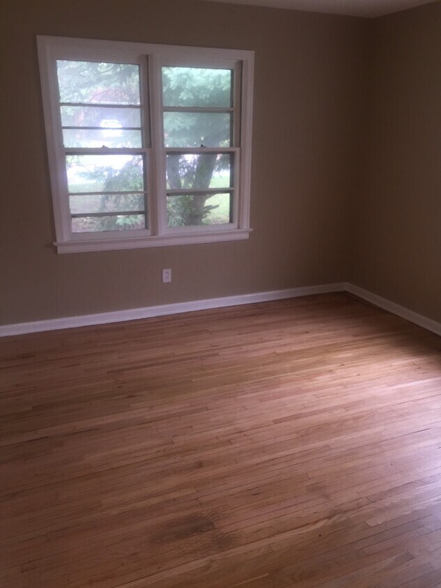 Foto del edificio - 2311 S Crestway St