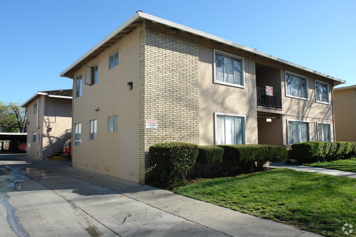 Primary Photo - 3201 Cadillac Dr